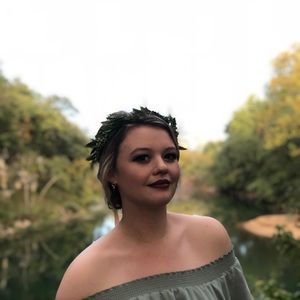 Meet your Posher, Julie